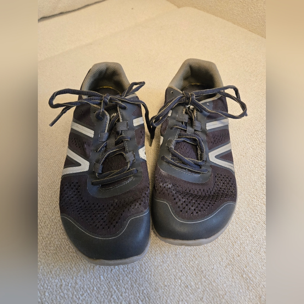 Xero HFS Gray Barefoot Sneakers